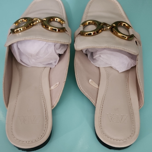 Zara Off White and Gold Mules with Textured Leather and Gold Hardware - Picture 3 of 6